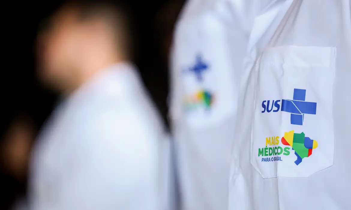 Governo abre 3,1 mil novas vagas para Mais Médicos, inscrições começam na segunda-feira (5)